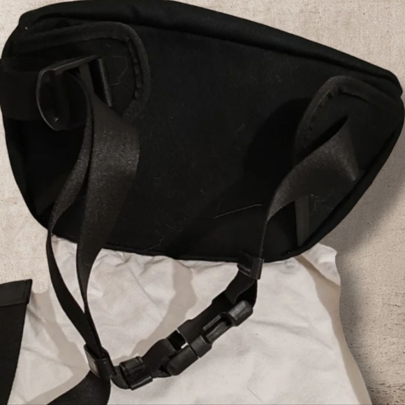 VERSACE Beverly Palm Miami Black Belt Bag with Vibrant Graphic Waist Sling Bag - Picture 17 of 17